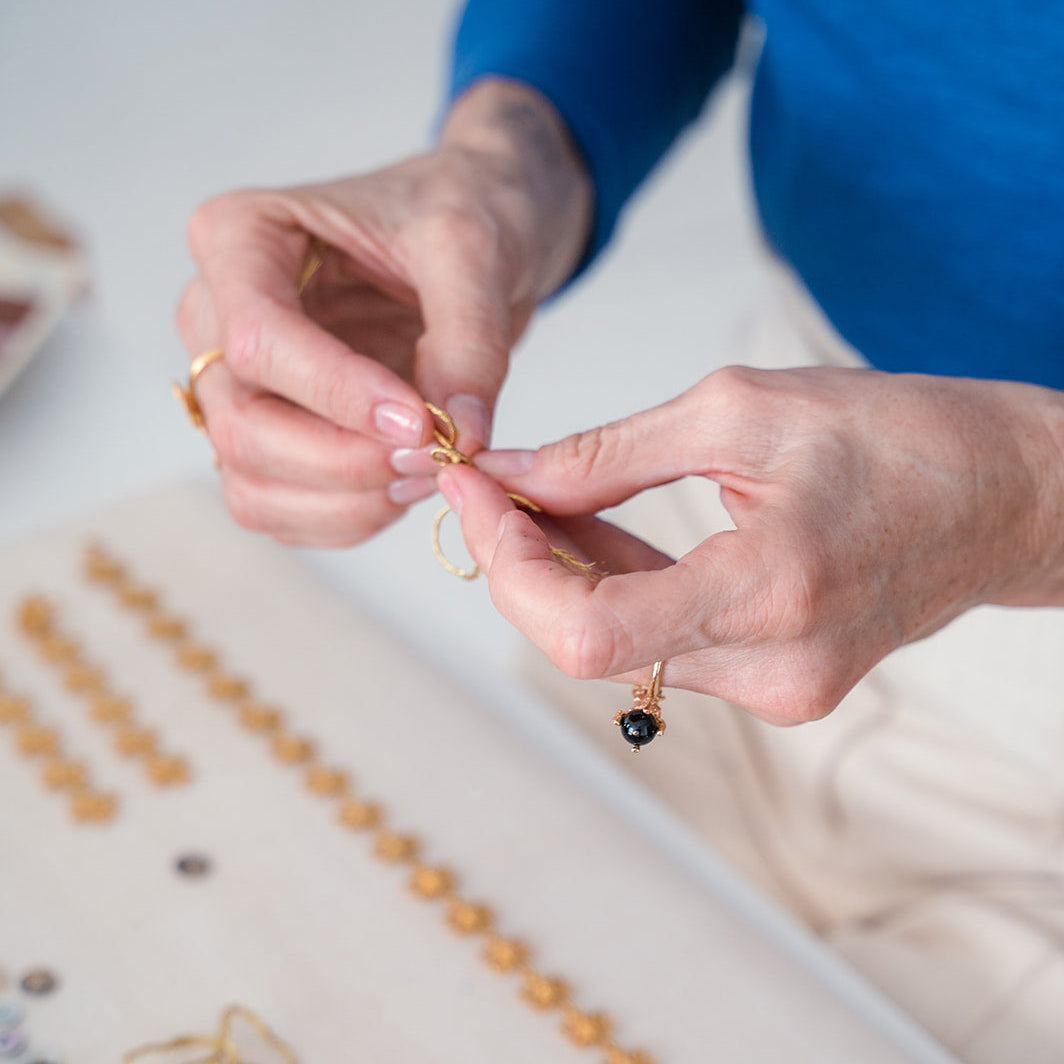 Diferencias entre joyería artesanal y joyería industrial