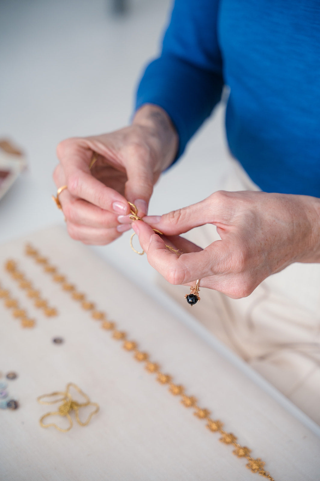 Diferencias entre joyería artesanal y joyería industrial