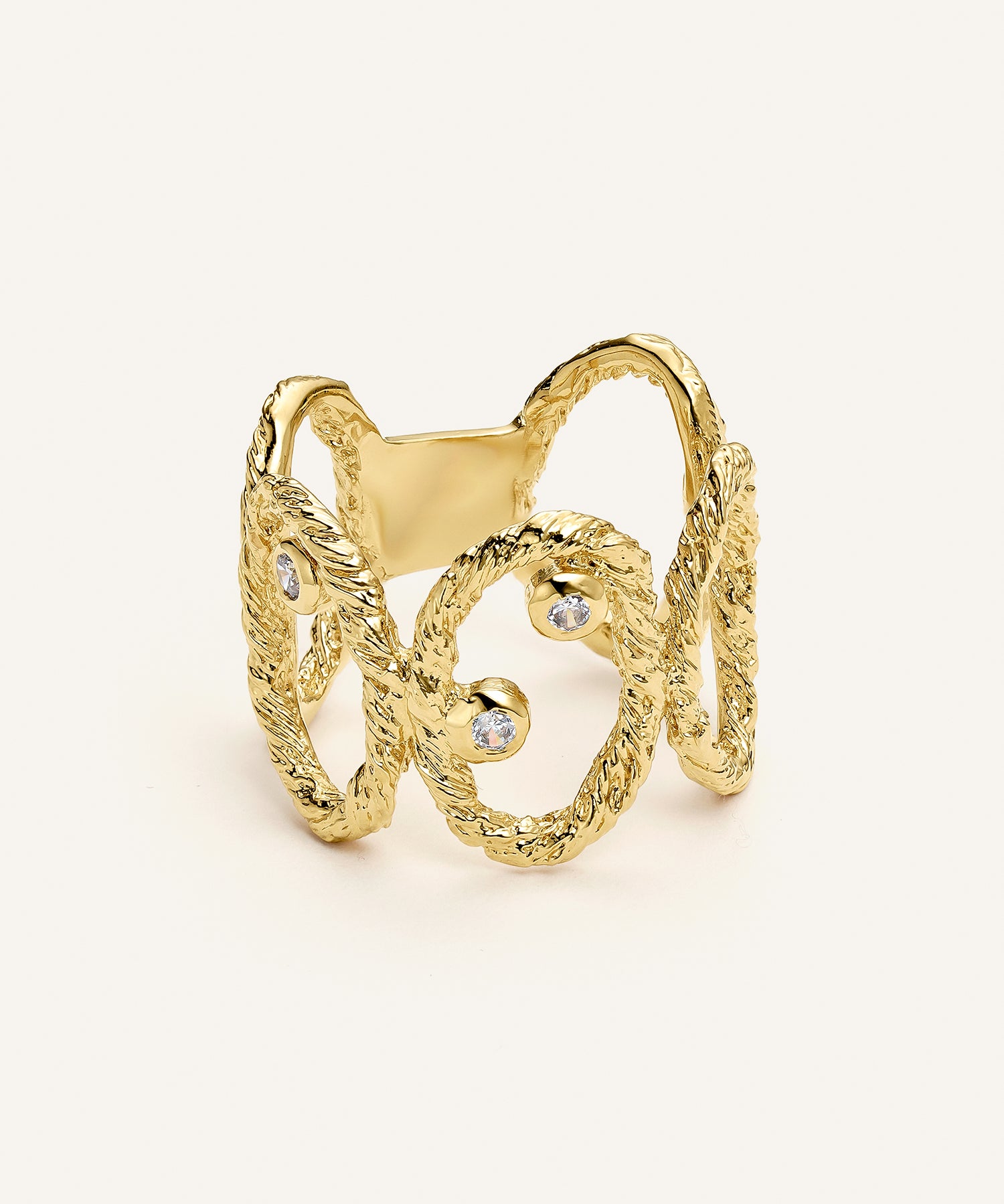 Sonia Folache Anillo Ovalado Gloria Latón bañado en oro de 18k con Tres Circonitas Artesanal
