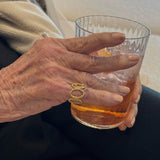 Sonia Folache Anillo Ovalado Gloria Latón bañado en oro de 18k con Tres Circonitas
