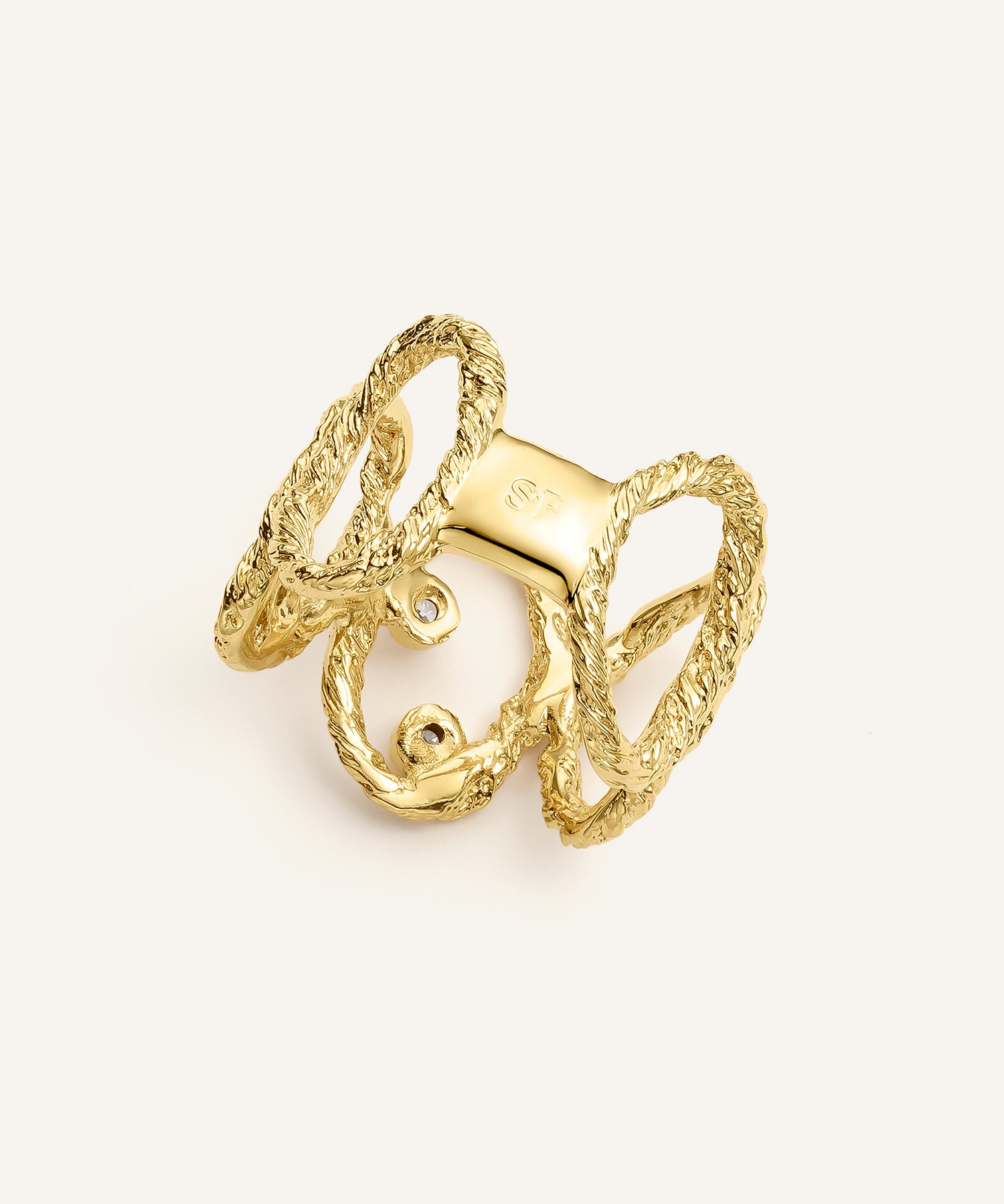 Sonia Folache Anillo Ovalado Gloria Latón bañado en oro de 18k con Tres Circonitas