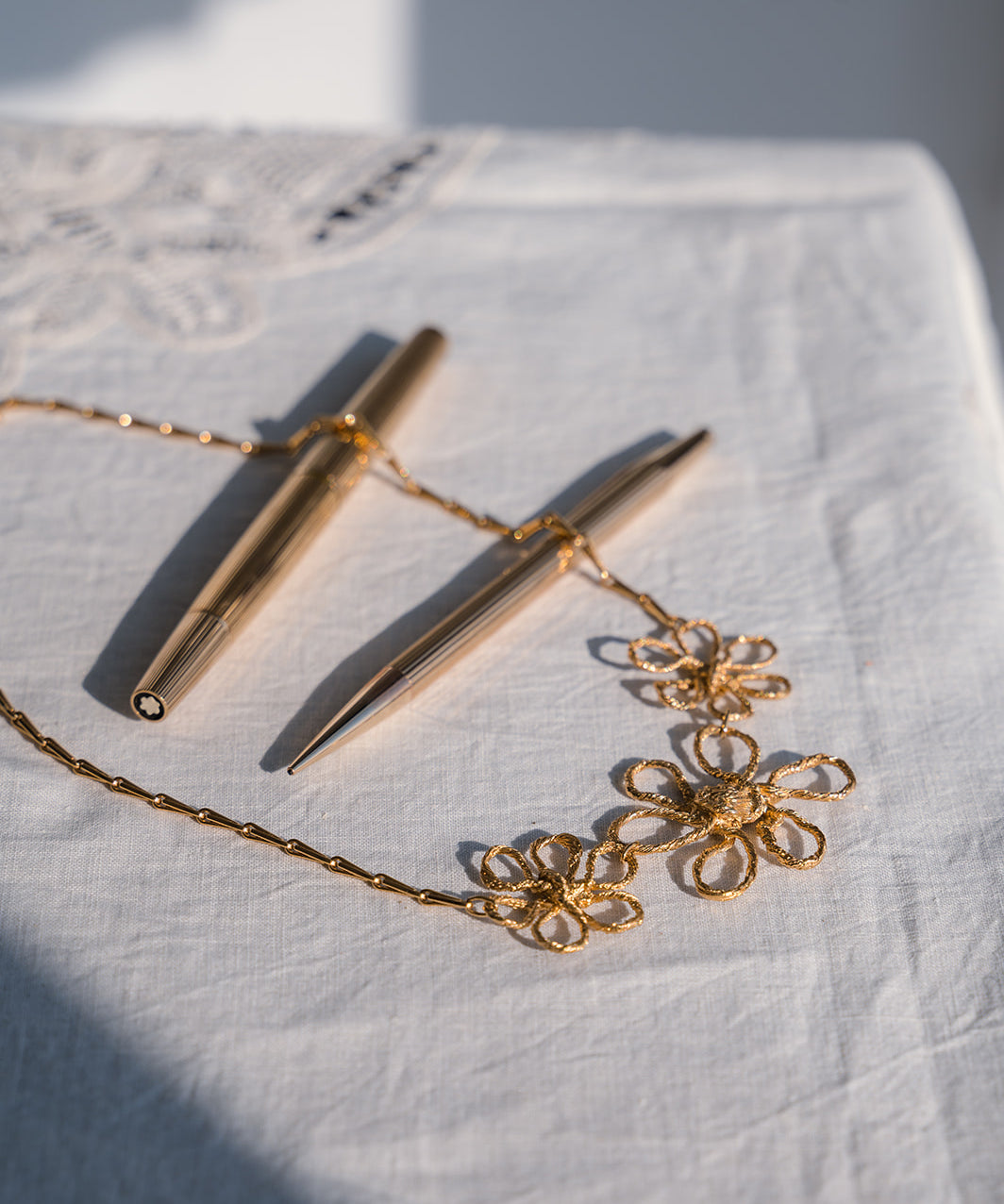 Sonia Folache Choker 3 Margaritas Olivia Latón bañado en oro de 18k