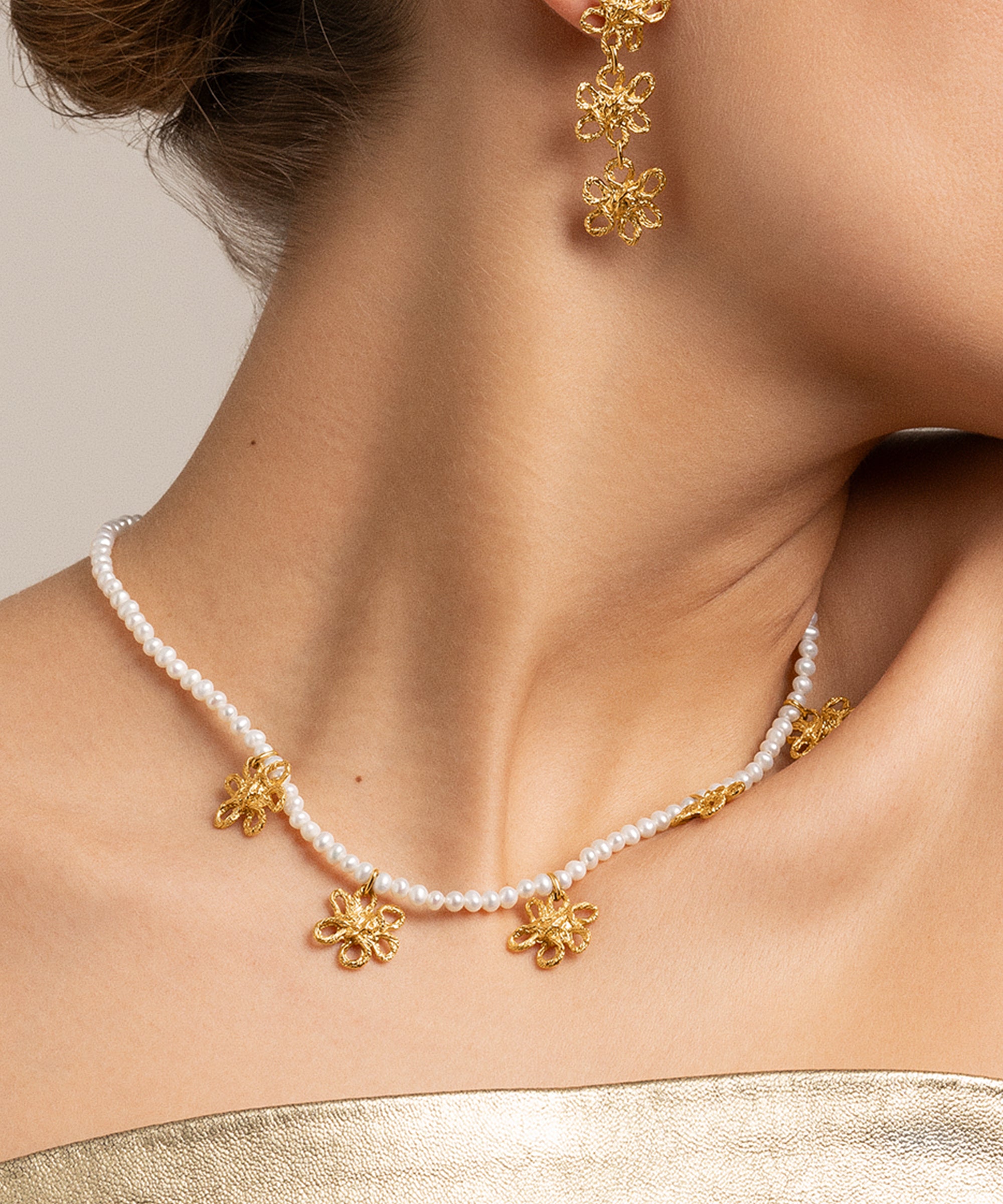 Sonia Folache Choker Perlas Olivia Latón bañado en oro de 18k con Perlas
